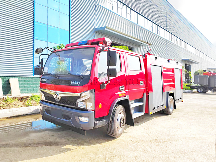 5吨东风水罐消防车 新款新工艺