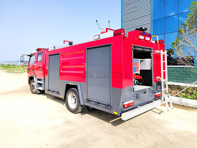 5吨东风水罐消防车 新款新工艺