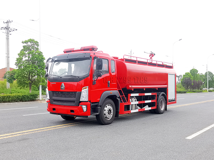 国六 重汽12吨消防洒水车