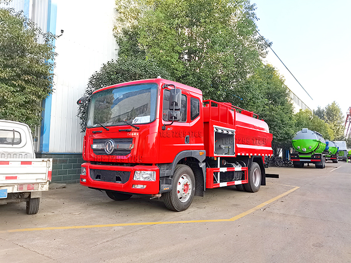 国六 东风10吨消防洒水车