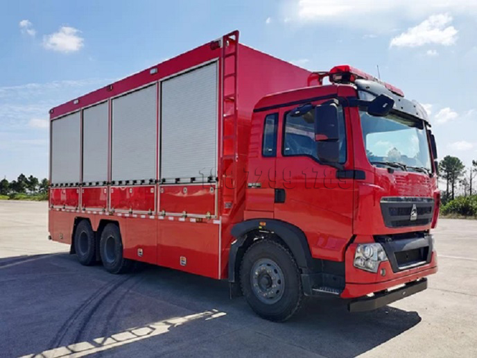 国六 豪沃后双桥器材消防车