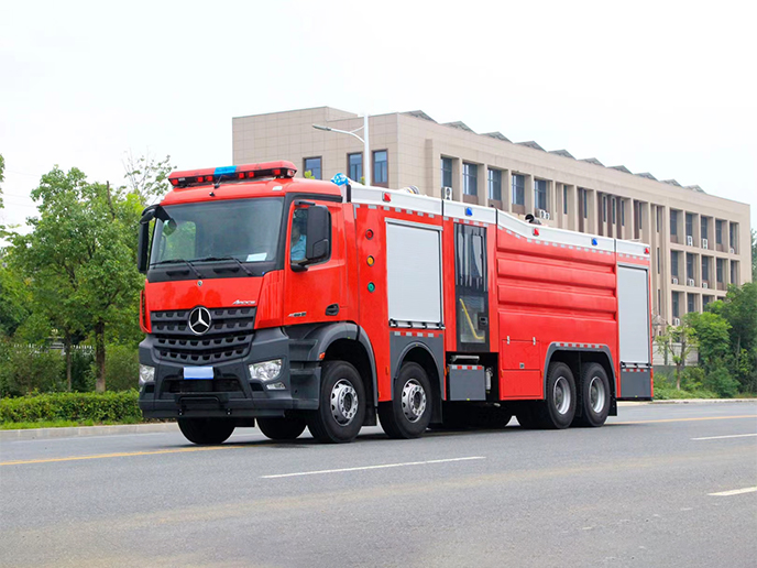 国六 奔驰18吨消防车 新款重型消防车