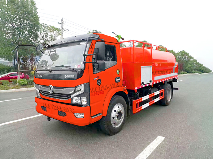 新款8吨东风轻型消防洒水车 中置泵式